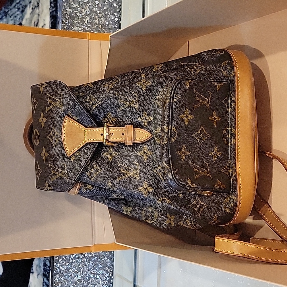 ‼️SOLD‼️ LOUIS VUITTON Montsouris Mini Monogram Backpack